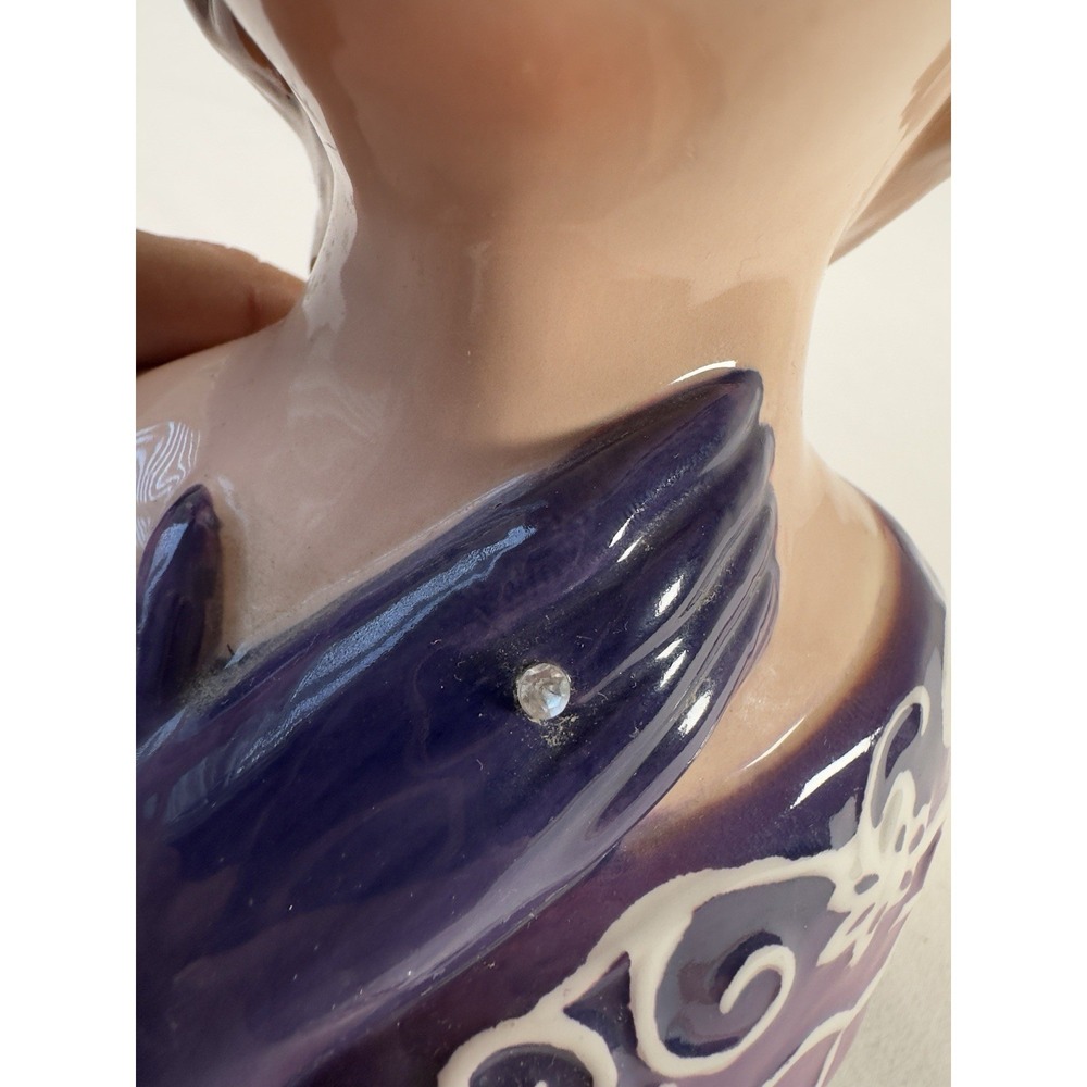 Lefton Head Vase 8 Inch Lady Porcelain Feather Hat Earrings - Picture 4 of 12